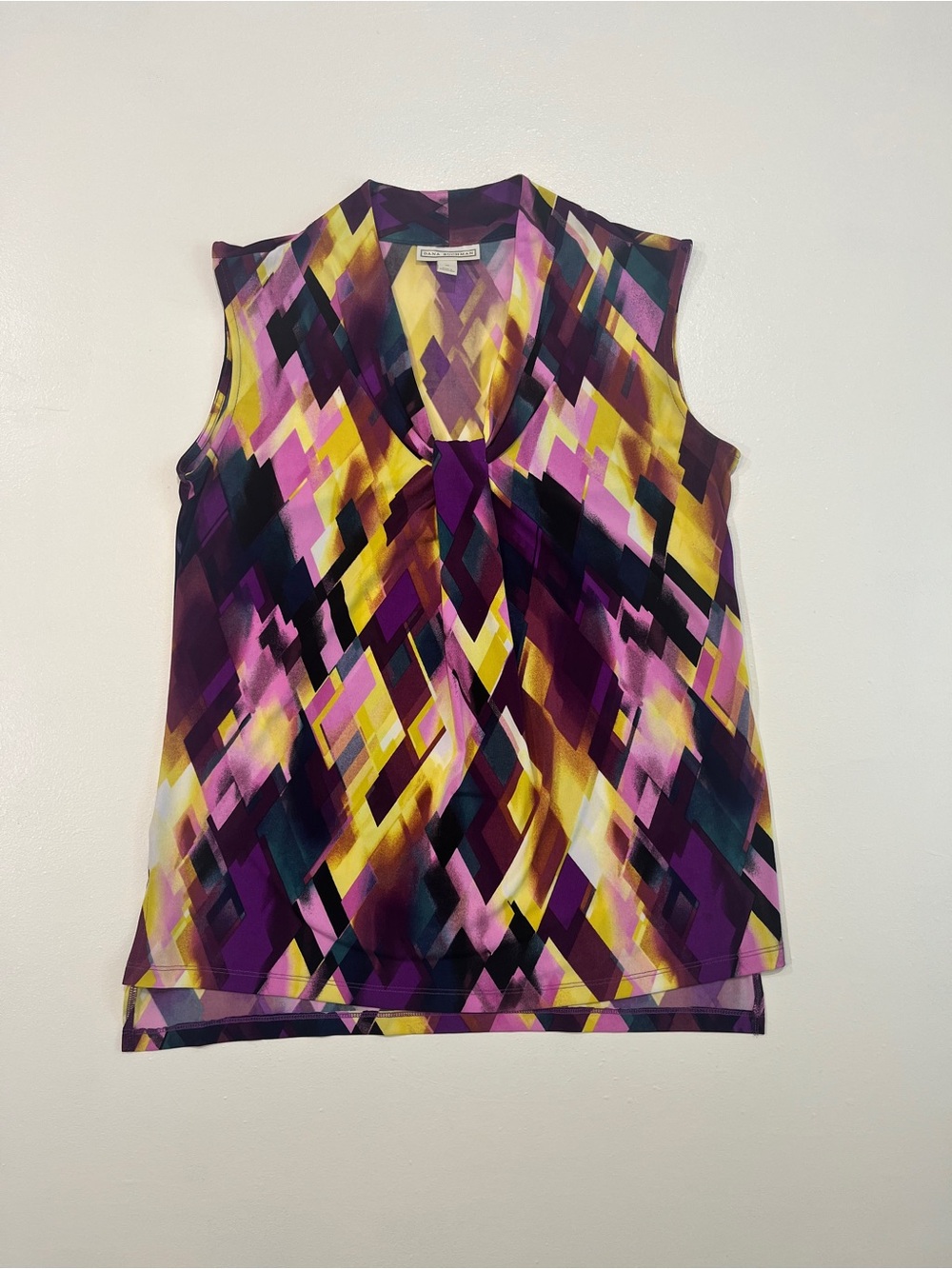 Dana Buchman Women’s Sz M Purple/Yellow Geometric Sleeveless V-Neck Top